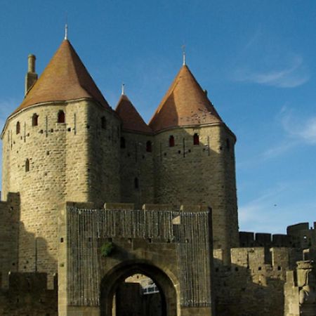 Au Doux Clocher Pieusse Exterior foto